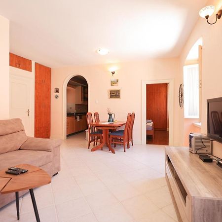 Two Bedroom Apartment In City Center Igor Zadar Exteriör bild