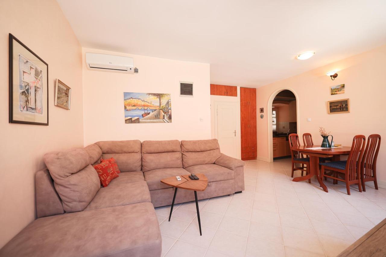 Two Bedroom Apartment In City Center Igor Zadar Exteriör bild