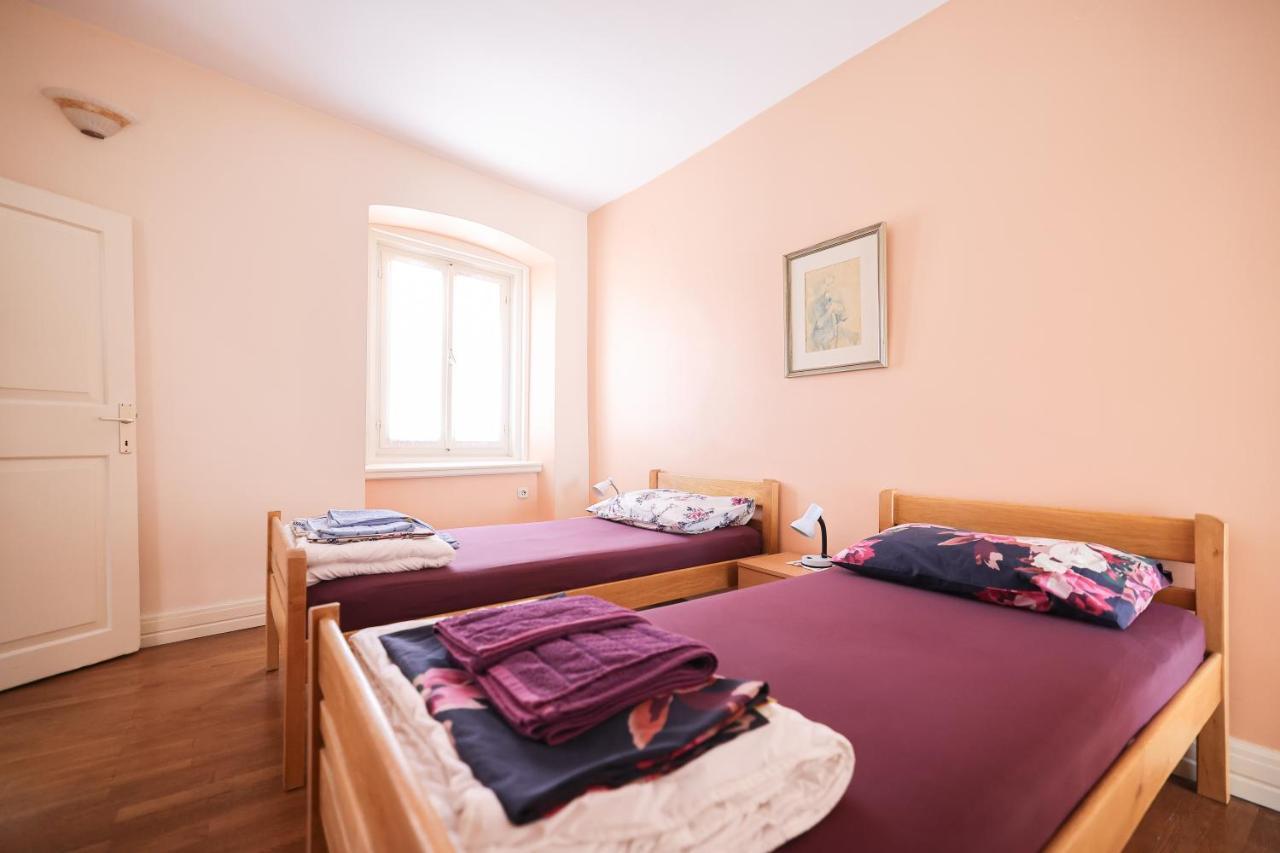 Two Bedroom Apartment In City Center Igor Zadar Exteriör bild